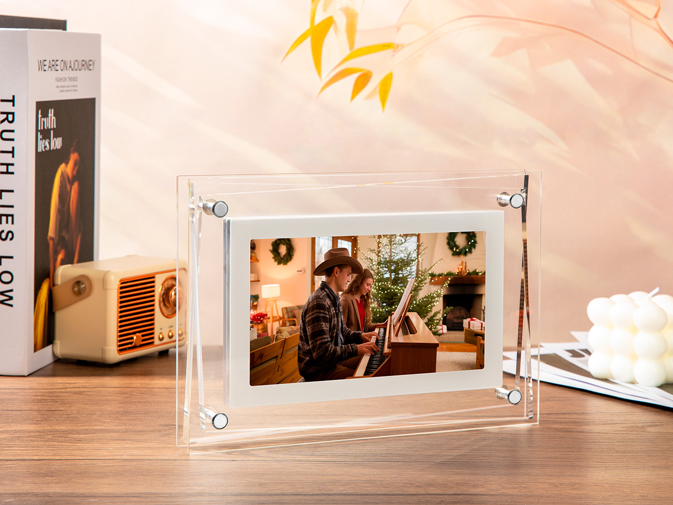 Unrivaled Acrylic Digital Photo Frame – 5″/7″/10″, 32GB, WiFi/App, Type-C, Auto-Rotate – Ideal Gift for Weddings & Anniversaries