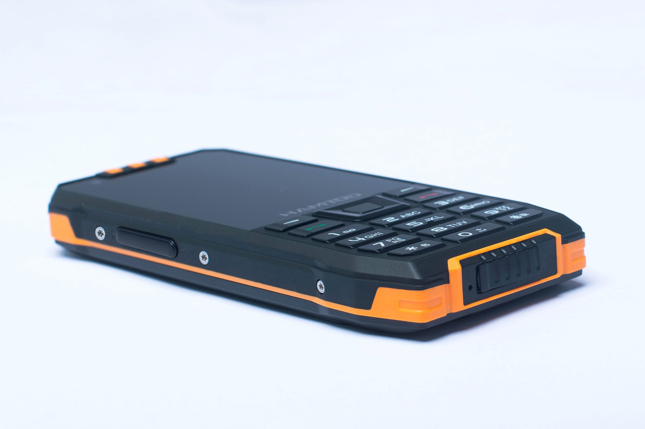 Hamtod H6 Rugged Smartphone – IP68 Waterproof Mini Compact Outdoor Phone with Android 11 & SOS
